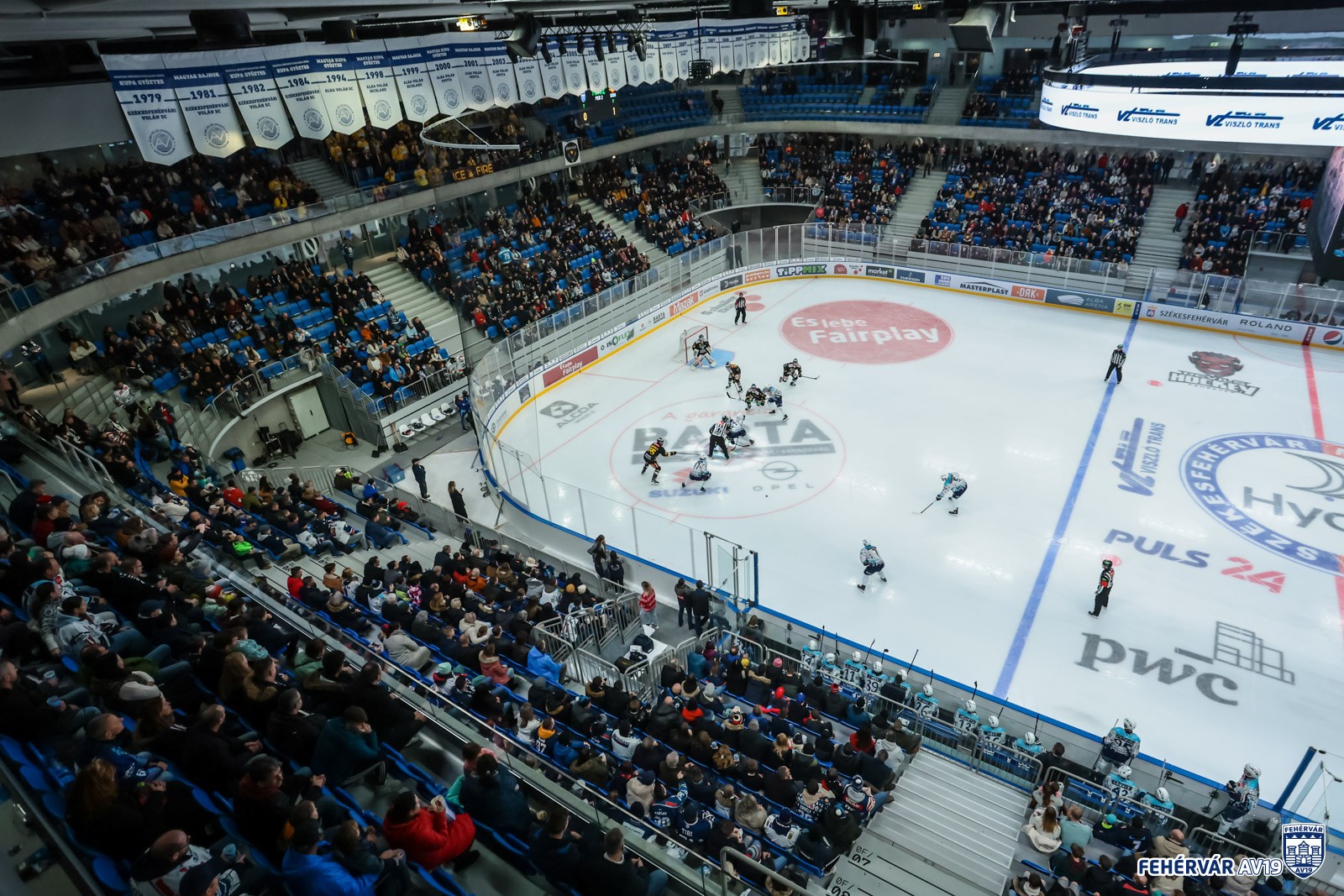 Novemberben is gazdag és változatos programkínálattal vár mindenkit a MET Aréna